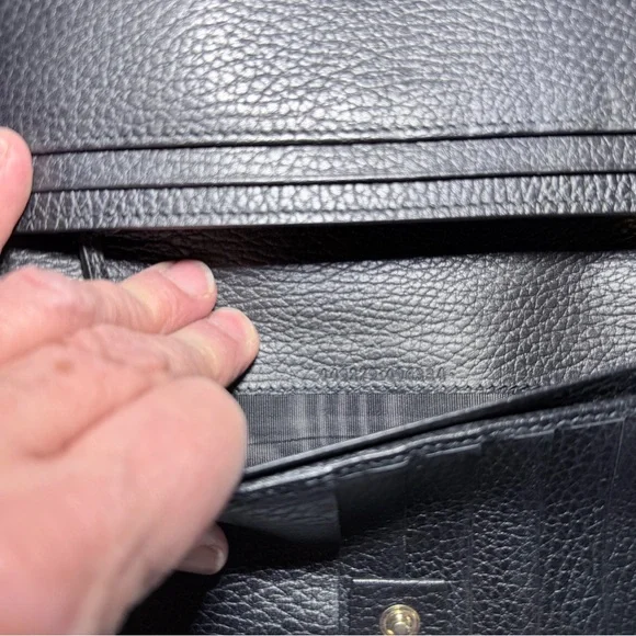 Gucci BlackPebbled Leather Wallet